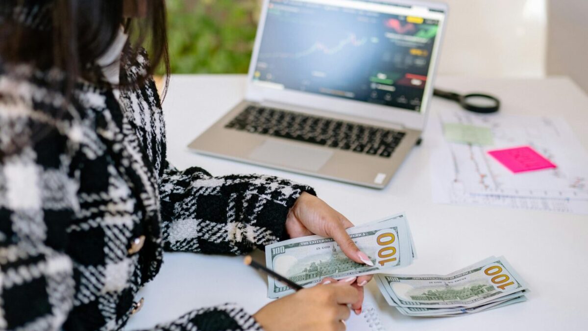 Why Your Cash Flow Plan Is More Important Than Your Budget –  How Ignoring It Could Sink Your Business (or Household)