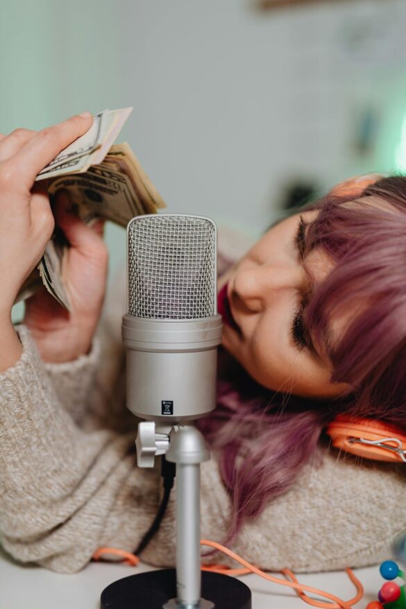 Creative Side Hustles Gen Z Is Turning Into Full-Time Gigs 4 creative side hustle
