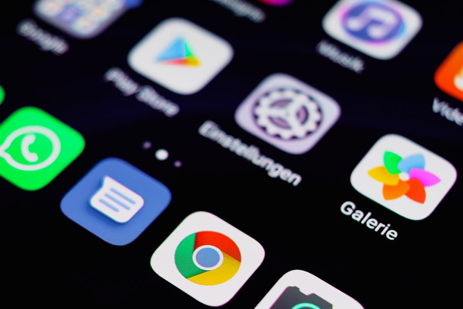 From Hollywood to Wall Street: Apps That Track Celebrity Investments 3 ai generated 1782204082 2