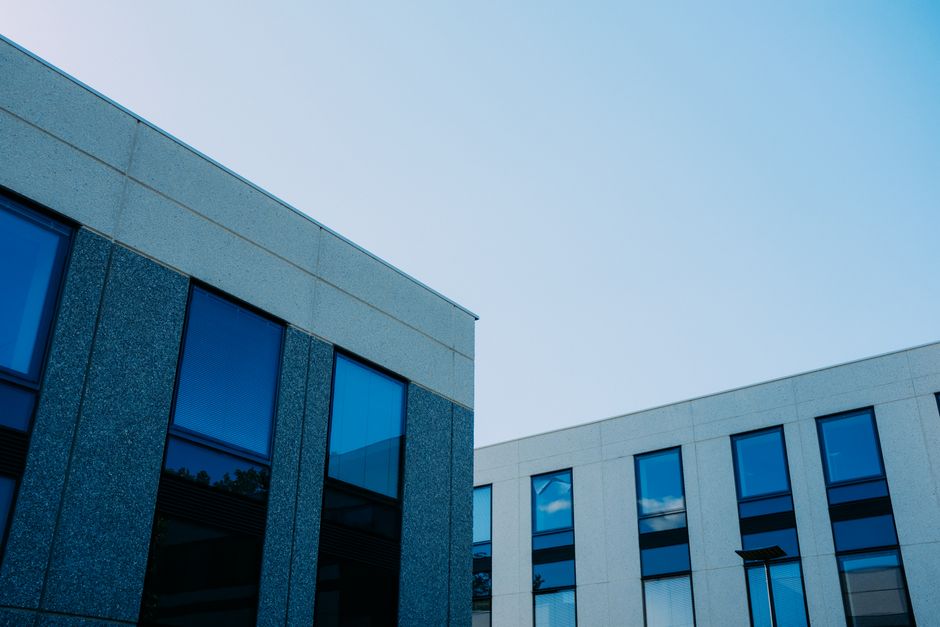 Tech Giants and Urban Spaces: The Future of Commercial Real Estate 1 ai generated 1787474726 0